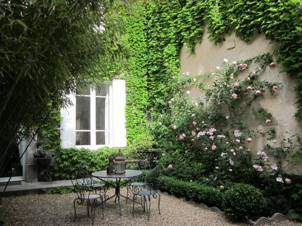 Le Logis Blanc Bed&Breakfast Coursan Ngoại thất bức ảnh
